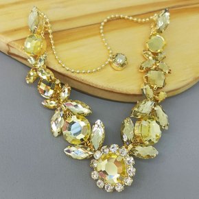 Cabedal Banhado Olívia V com Pedrarias e Correntinha