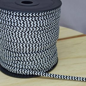 Cordão de Poliéster Zigzag 4mm  - Meada c/ 15 metros