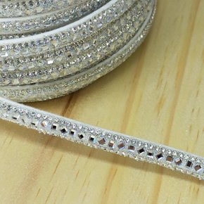 Tubo de Strass Meia Cana 06mm Quadradinhos e Losangos - metro