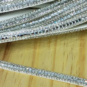 Tubo de Strass Meia Cana 06mm Quadradinhos - metro