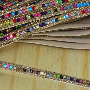 Tubo de Strass Meia Cana 06mm Quadradinhos - metro