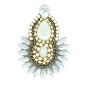 Aplique de Tecido Cocar Thaynara Lateral com Pedrarias e Strass