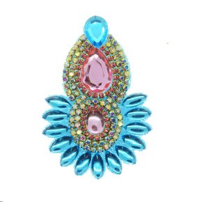 Aplique de Tecido Cocar Thaynara Lateral com Pedrarias e Strass