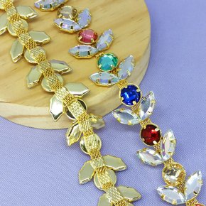 Cabedal Banhado Íris em Corrente com Pedrarias