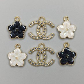 Kit de Pingentes de Metal com Argola - Chanel