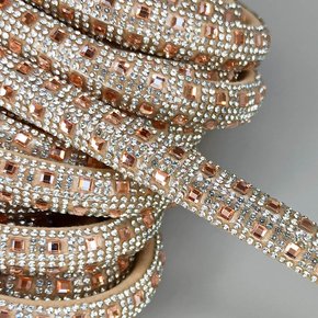 Tubo de Strass Meia Cana 10mm Quadradinhos Strass Metro