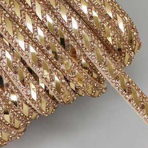 Tudo de Strass Meia Cana 06mm Metro